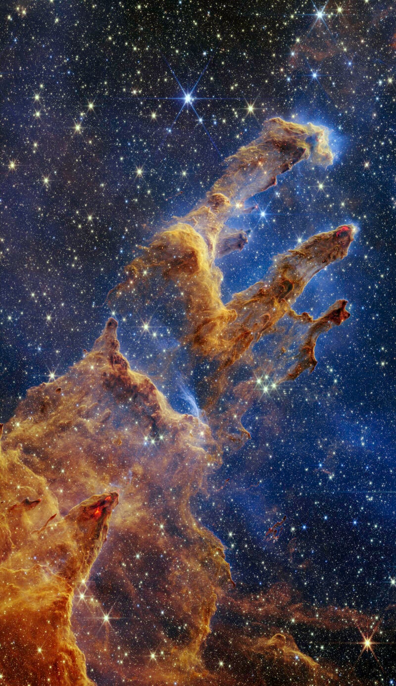 Los Pilares de la Creación, capturados por el telescopio espacial James Webb en 2022.