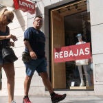 Comienzo de rebajas de verano. David Jar