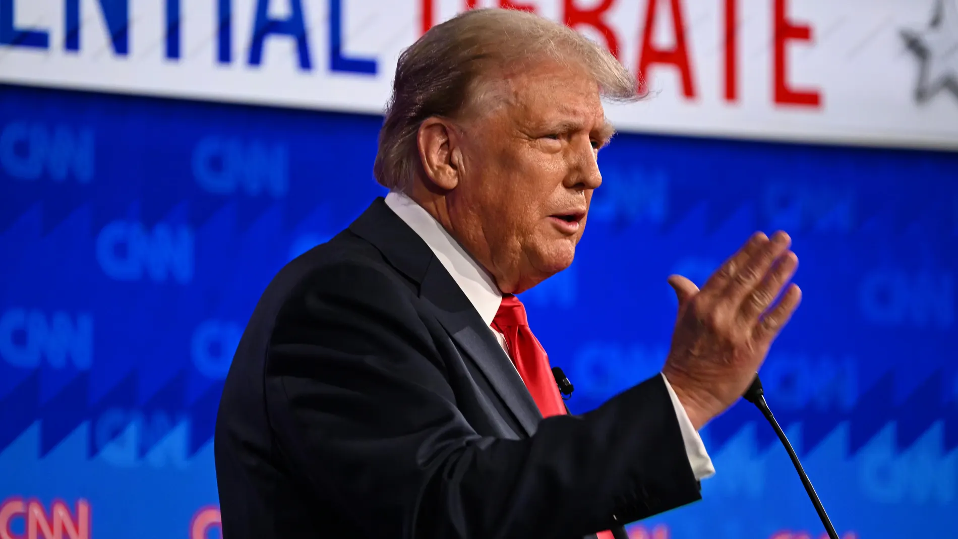 Atlanta (United States), 28/06/2024.- Former US President Donald J. Trump participates in the first 2024 presidential election debate with US President Joe Biden at Georgia Institute of Technology'Äôs McCamish Pavilion in Atlanta, Georgia, USA, 27 June 2024. The first 2024 presidential election debate is hosted by CNN. EFE/EPA/WILL LANZONI / CNN PHOTOS MANDATORY CREDIT: CNN PHOTOS / CREDIT CNN - WILL LANZONI EDITORIAL USE ONLY EDITORIAL USE ONLY