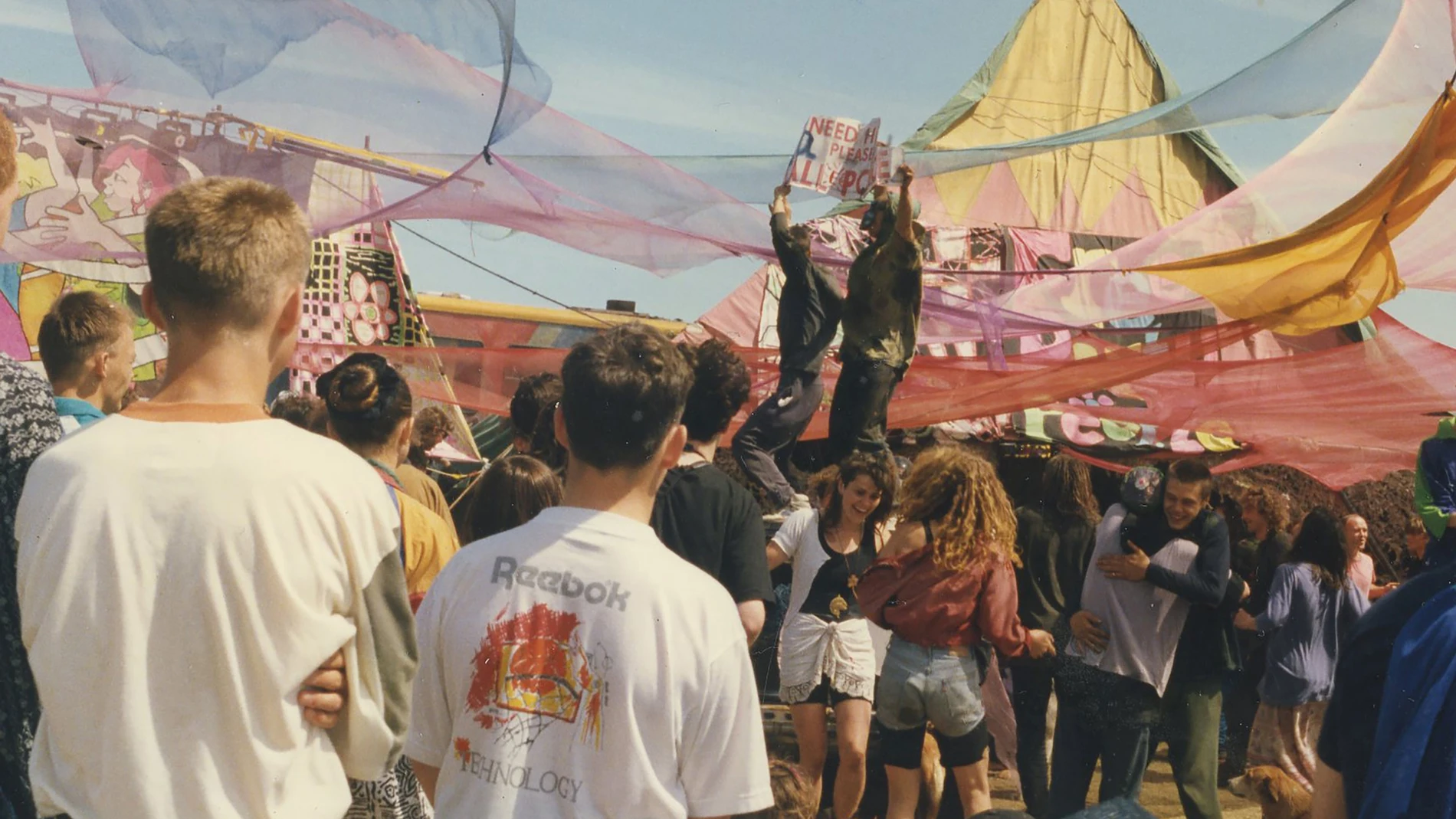Viejo Rave Bailar para cambiar el mundo: una historia de las