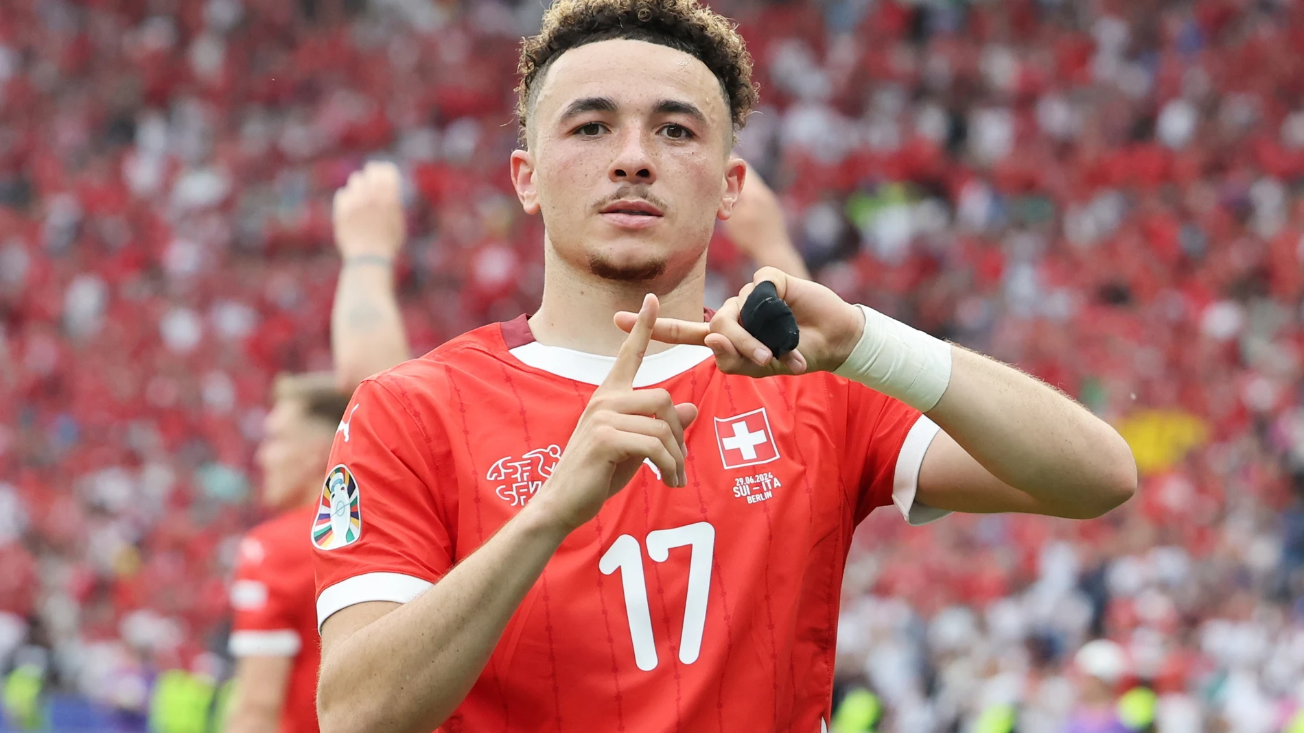 Berlin (Germany), 29/06/2024.- Ruben Vargas of Switzerland poses after scoring the 2-0 goal during the UEFA EURO 2024 Round of 16 soccer match between Switzerland and Italy, in Berlin, Germany, 29 June 2024. (Alemania, Italia, Suiza) EFE/EPA/ABEDIN TAHERKENAREH