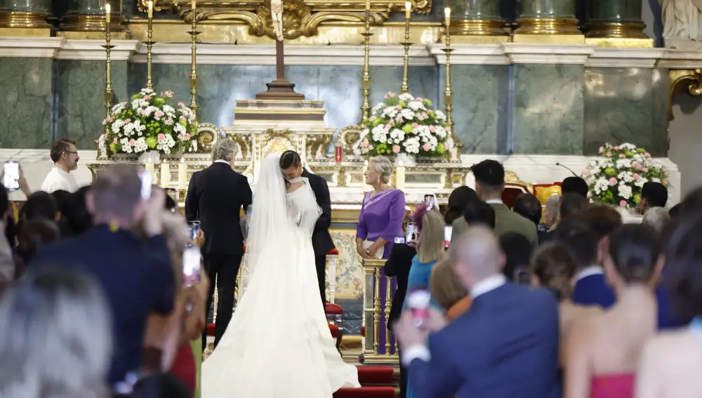 Ana Moya y Diego Conde durante su boda
