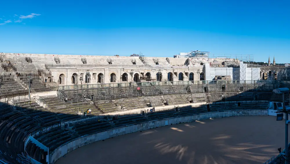 Imagen del interior de Arenas de Nimes, en Francia: es el anfiteatro mejor conservado del mundo, por delante del Coliseo de Roma