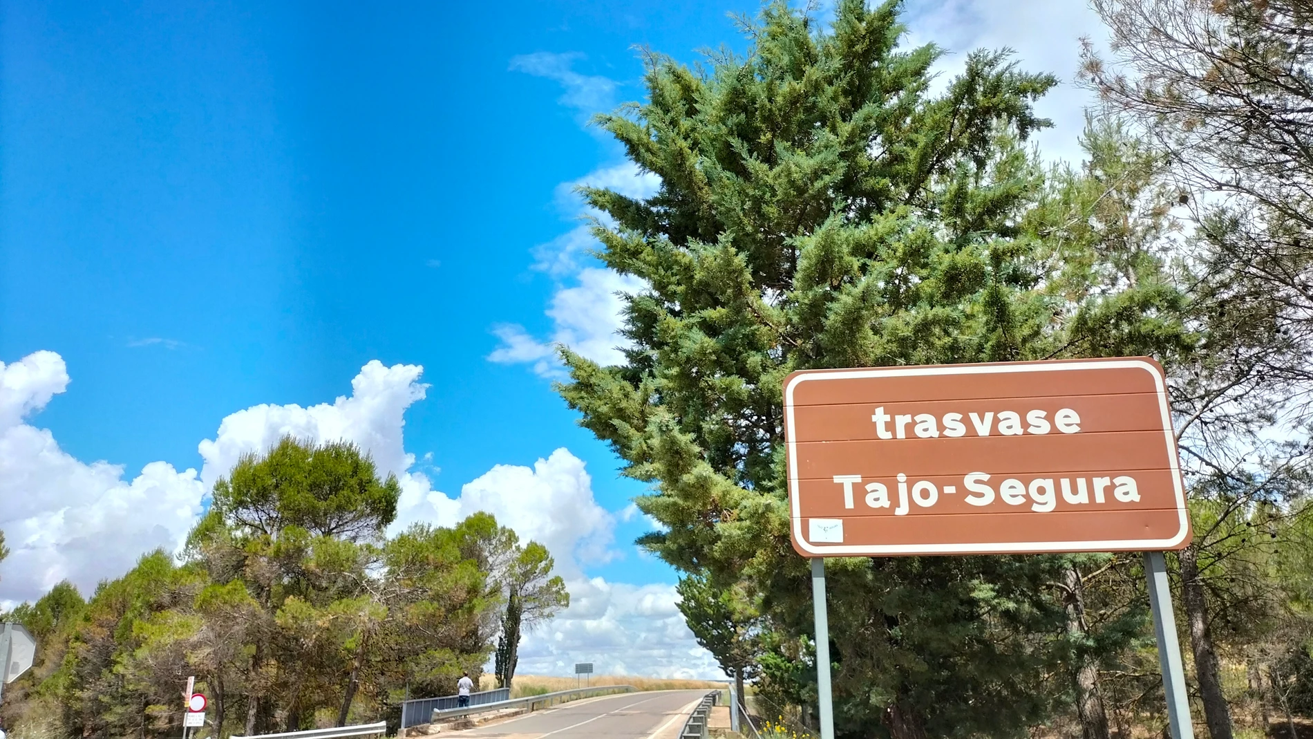 Imagen de archivo de una de las señalizaciones del trasvase Tajo-Segura en la Región de Murcia