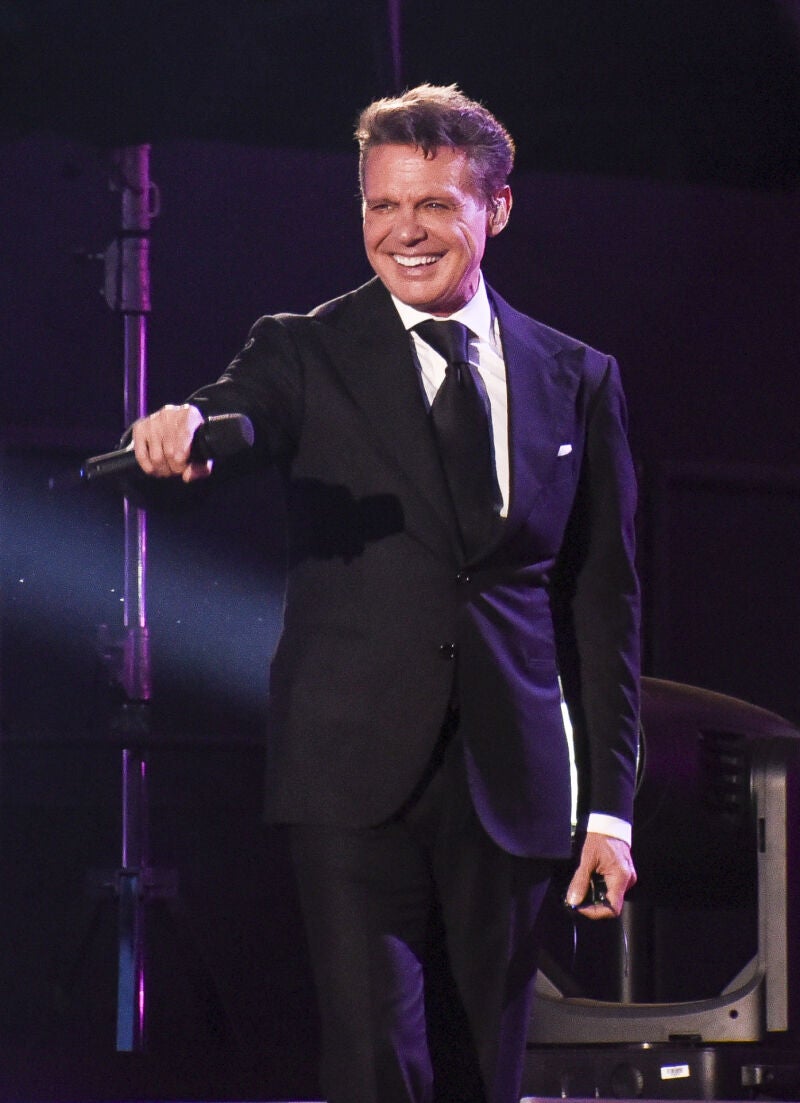 Luis Miguel durante su primer concierto de su gira española en Córdoba
