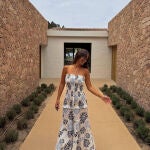 La influencer con un precioso vestido largo en Formentera.