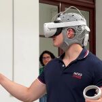 Un alumno durante las pruebas en el laboratorio de Neuroeducación