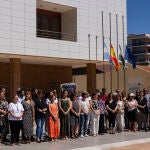 Minuto de silencio por la muerte de una mujer en Fuengirola