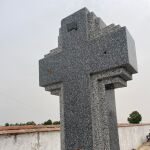 Crucifijo robado en el cementerio de Torrijos.