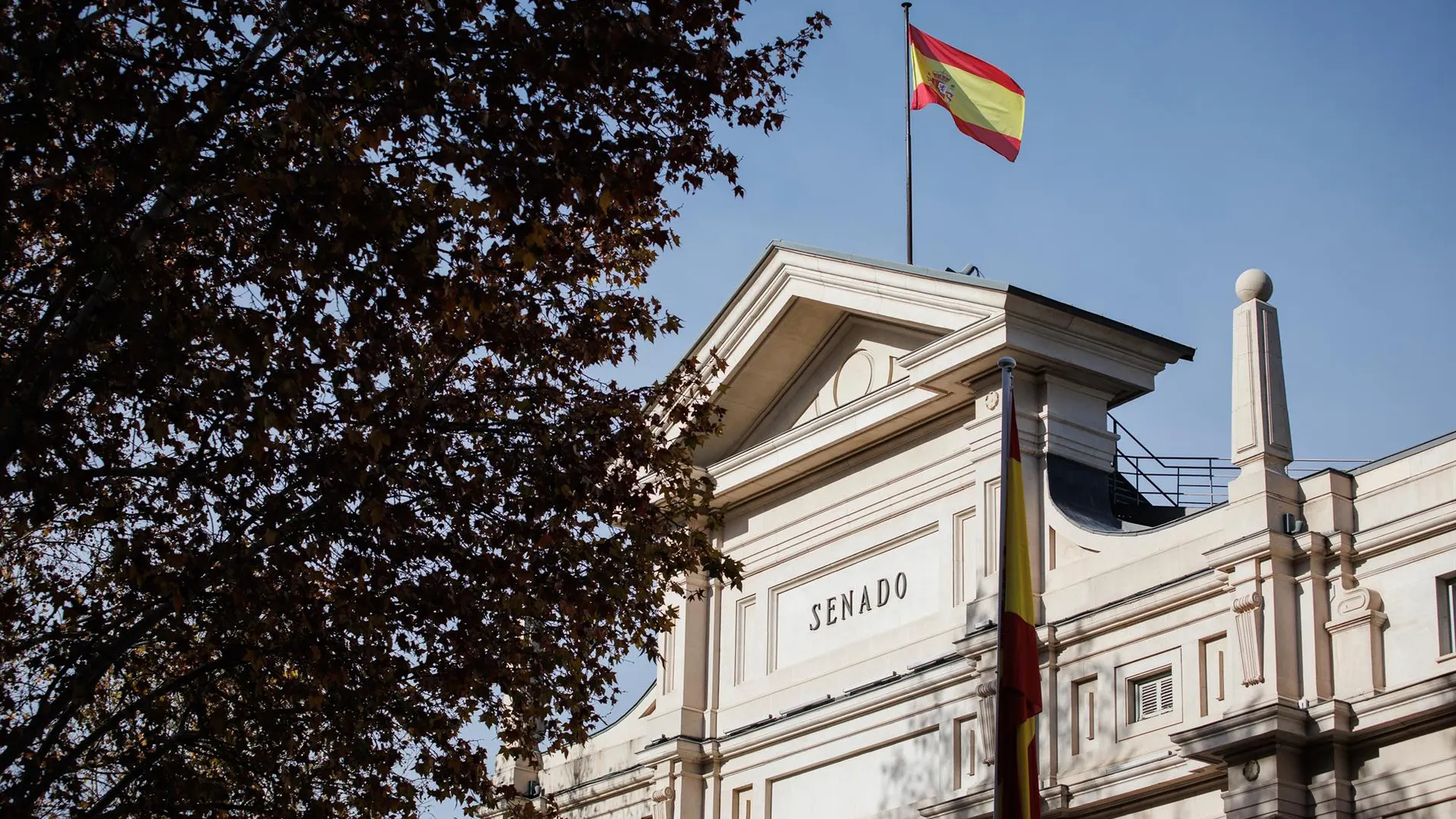 Los senadores gastaron más de 869.000 euros en viajes durante los primeros meses del año, el récord en nueve años