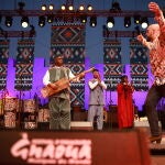 A la derecha, el bailaor Nino de los Reyes, junto a un Maâlem