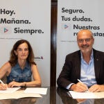 Íñigo Soto y Mertxe López firman la renovación del acuerdo de Patrocinio