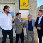 El delegado del gobierno, Pedro Blanco, visitó hoy las oficinas de Correos de Taboada (Lugo).