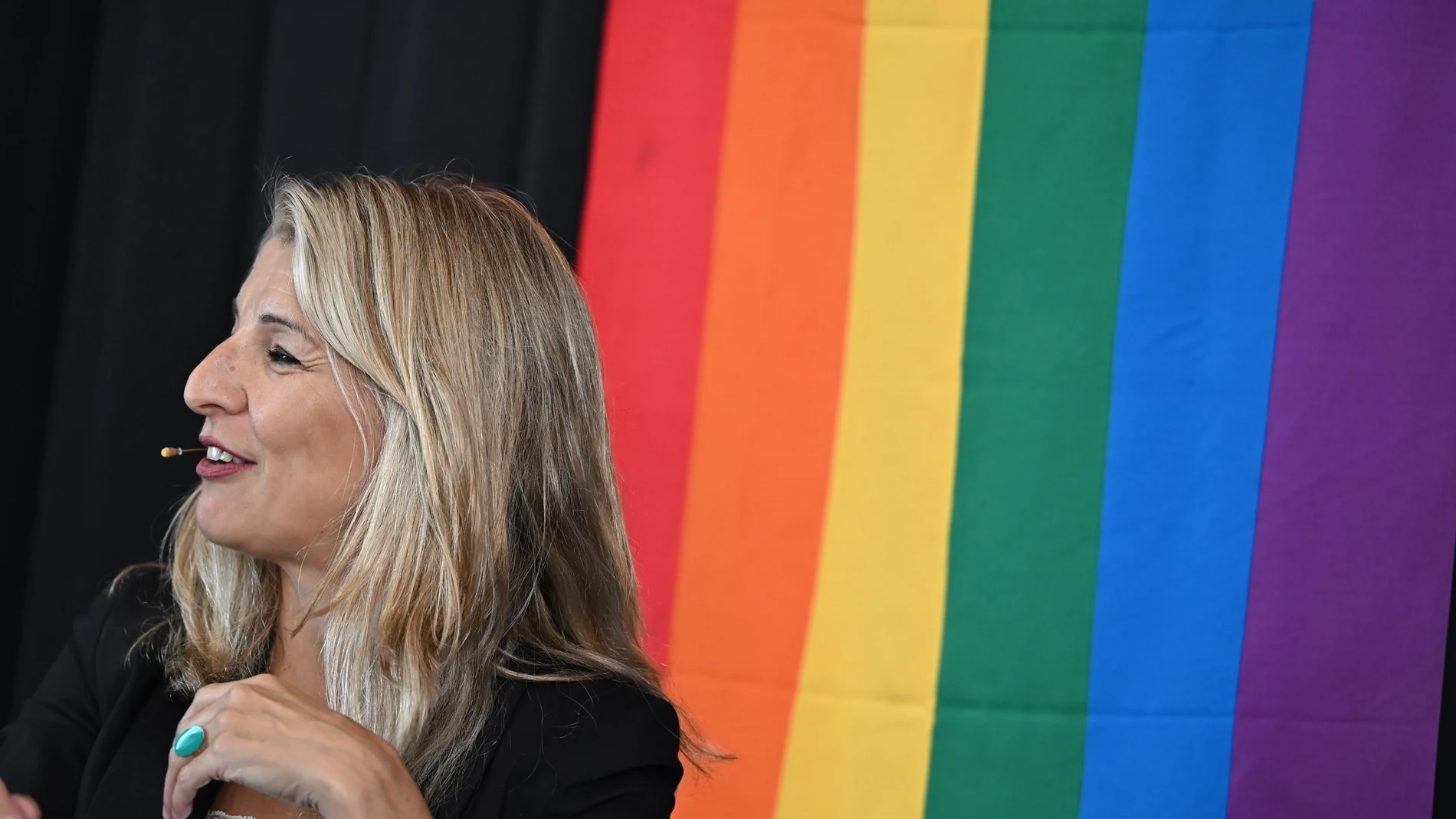 La vicepresidenta segunda y ministra de Trabajo y Economía Social Yolanda Díaz, interviene en la inauguración del I Encuentro 'Diversidad LGTBIQ+ en el entorno laboral', organizado por la Federación Estatal de Lesbianas, Gais, Trans, Bisexuales, Intersexuales y más (FELGTBI+), este lunes en Madrid.