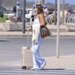El look de aeropuerto de María Pombo.