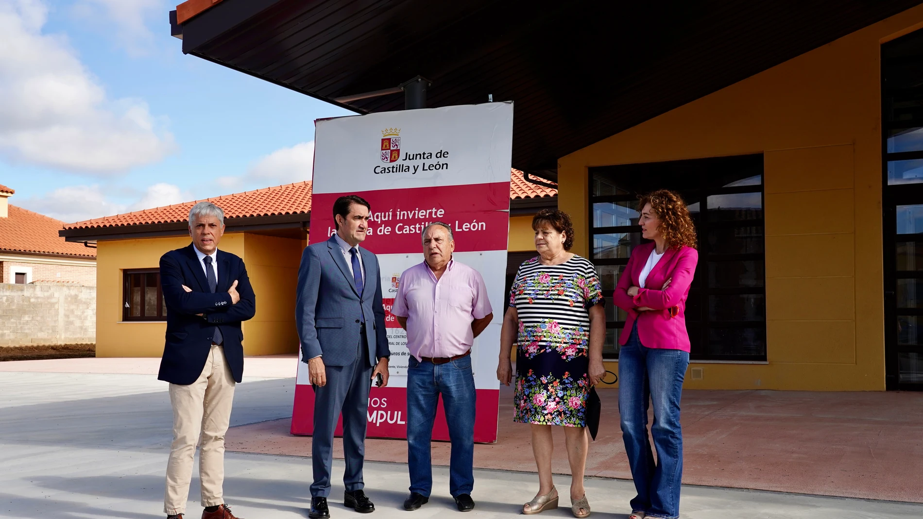 Suárez-Quiñones durante su visita a Toral de los Guzmanes (León)