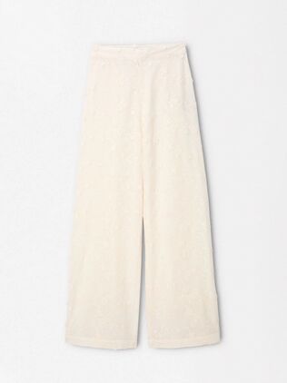 Pantalón bordados.