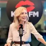 Carmen Lomana derrocha estilo en el trabajo.