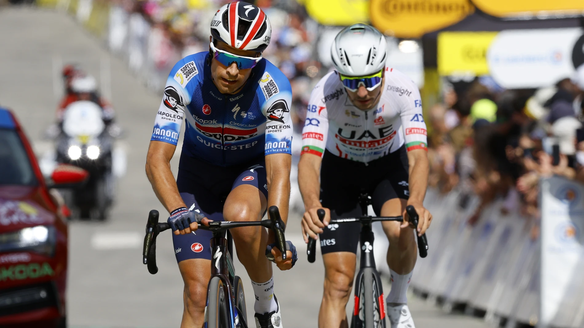 Valloire (France), 02/07/2024.- Portuguese rider Joao Almeida (R) of UAE Team Emirates and Spanish rider Mikel Landa of Soudal Quick-Step cross the finish line of the fourth stage of the 2024 Tour de France cycling race over 139km from Pinerolo to Valloire, France, 02 July 2024. (Ciclismo, Francia) EFE/EPA/KIM LUDBROOK