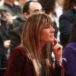 MADRID, 08/03/2024.- Begoña Gómez, esposa del presidente del Gobierno, asiste a un evento celebrado para celebrar el Día Internacional de la Mujer, en el que el Instituto Cervantes recibe los legados de tres referentes de la cultura en español en sus respectivas disciplinas: la cantautora Rosa León, la escritora y periodista Rosa Montero y la actriz Marisa Paredes. EFE/ Jimena Zánchez