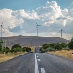 La inversión en energías limpias alcanzará récord de 2 billones de dólares en 2024