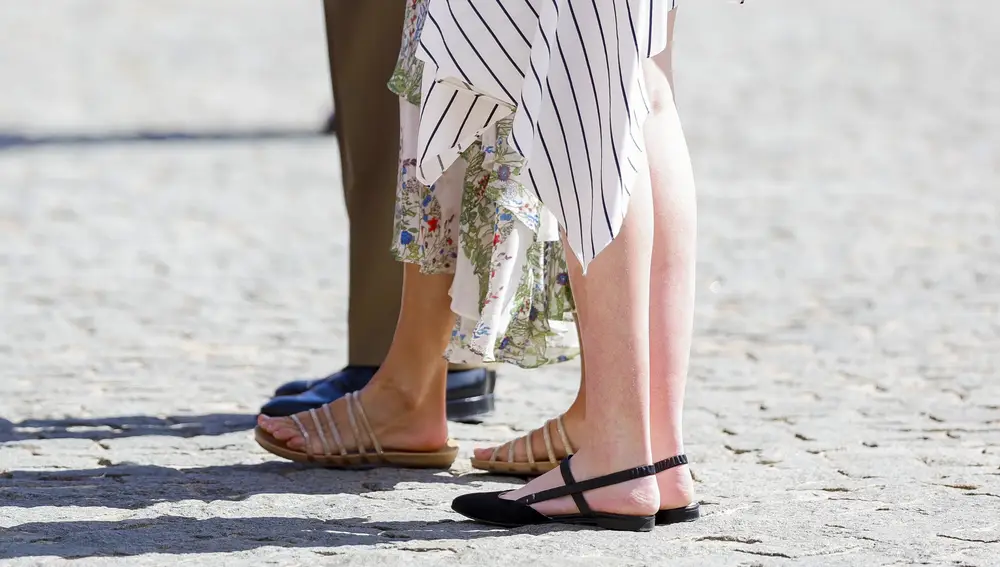 Los zapatos de Sofía y Letizia.