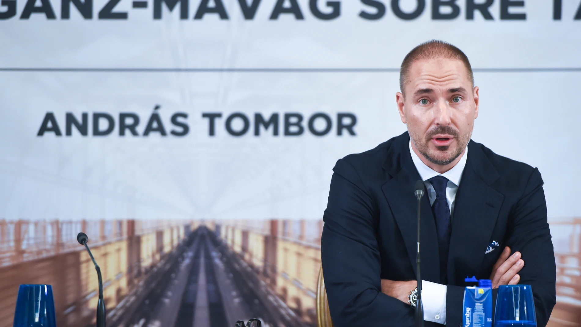 El empresario András Tombor ofrece una rueda de prensa, en el Hotel Wellington, a 3 de julio de 2024, en Madrid (España). El grupo húngaro Ganz-Mavag (Magyar Vagon) presentó oficialmente ante la Comisión Nacional del Mercado de Valores (CNMV) una Oferta Pública de Adquisición (OPA) para adquirir el 100% de las acciones de Talgo por 619 millones de euros el pasado 7 de marzo. El Gobierno español mostró su rechazo a la operación. 03 JULIO 2024;OPA;TALGO;ACCIONES;CNMV;ADQUISICIÓN;COMPRA Gustav...