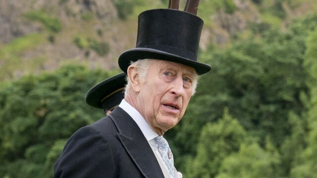 Carlos III en una fiesta en Edimburgo, Escocia