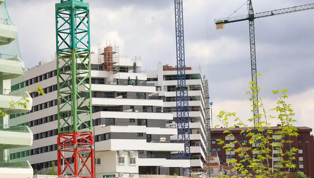 Economía/Finanzas.- El tipo de interés de las nuevas hipotecas cae al 3,71% en junio, su mejor dato desde abril de 2023