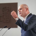 Manuel Chaves en la sede del PSOE-A
