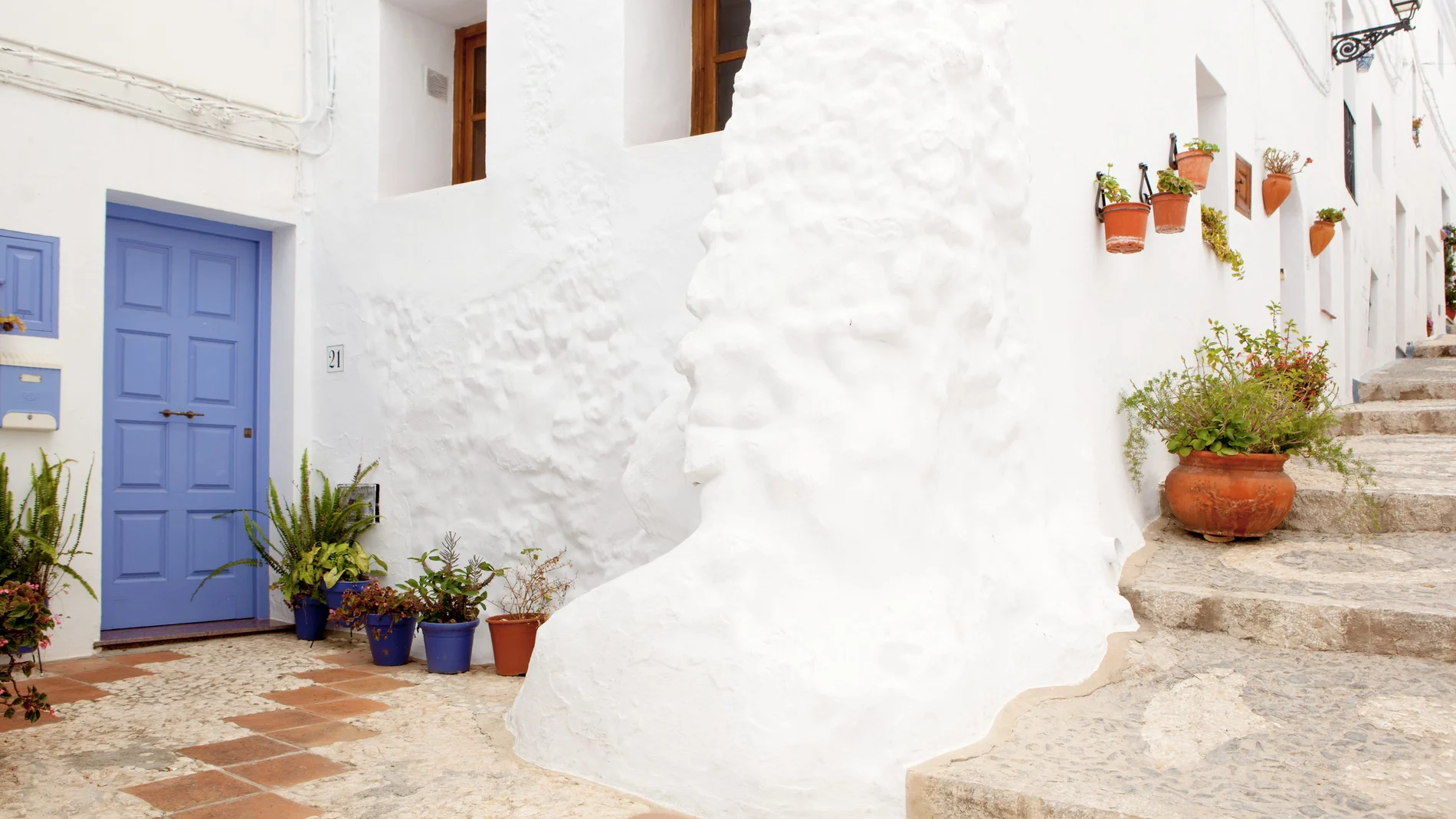 Frigiliana es, con sus estrechas y características calles, uno de los pueblos más bonitos de España