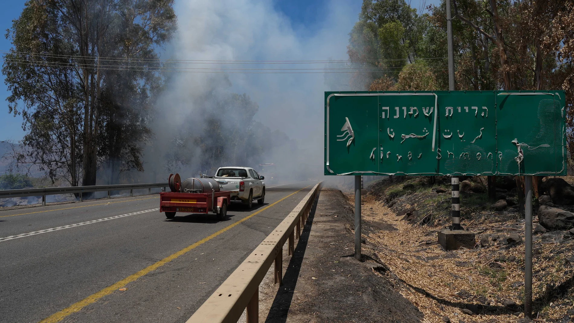 Columnas de humo en el norte de Israel tras un ataque con proyectiles por parte del partido-milicia chií Hezbolá desde el sur de Líbano (archivo) 17/07/2024