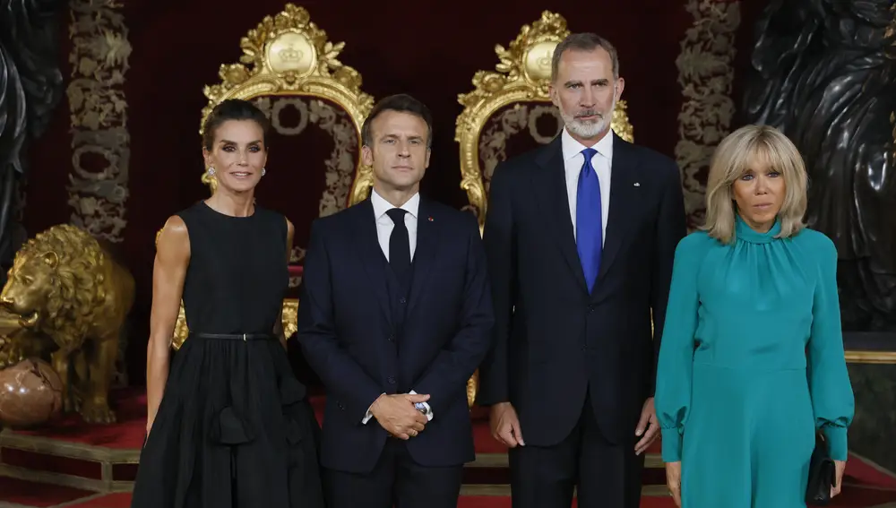 Los Reyes Felipe y Letizia junto al matrimonio Macron