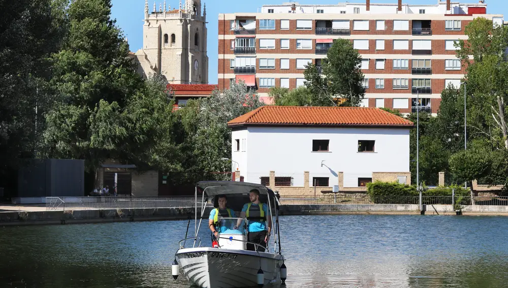 Barcas de la Dársena del Canal de Castilla en Palencia