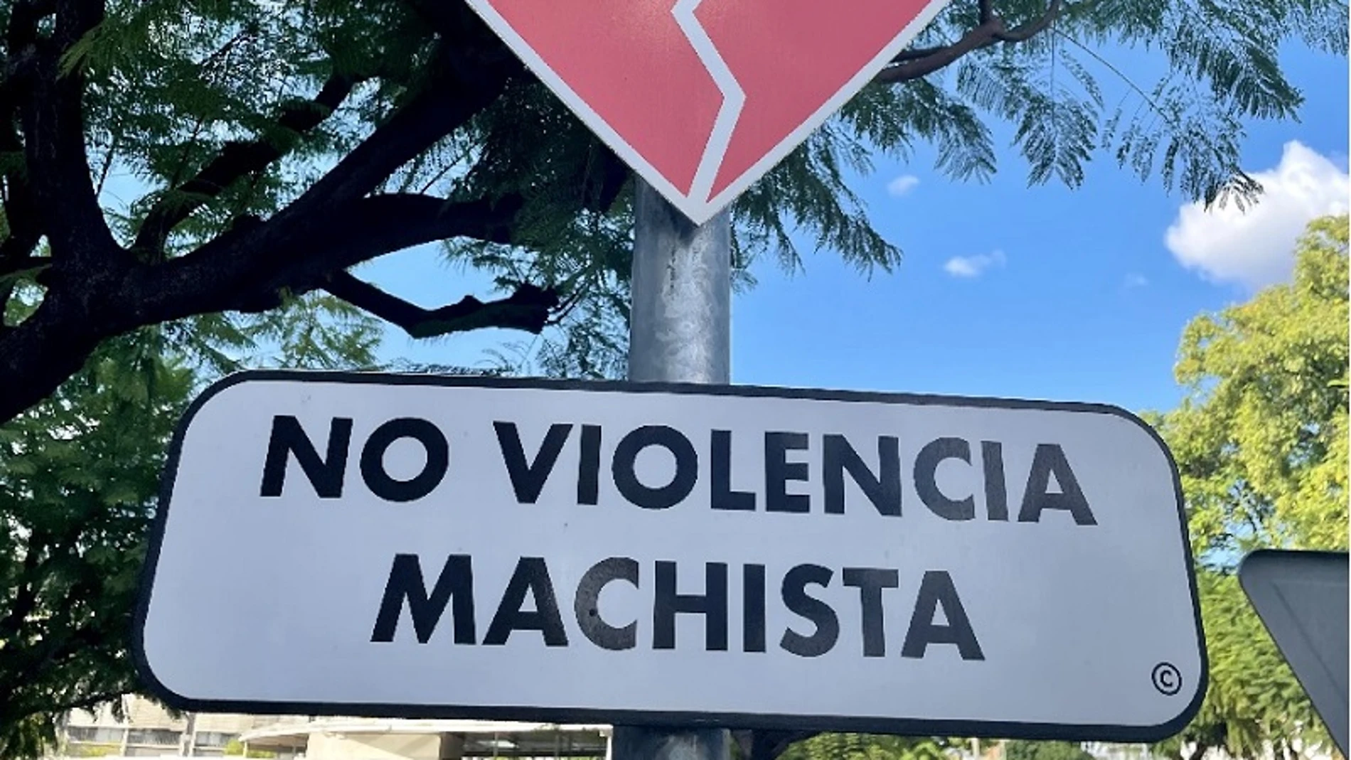 Cartel contra la violencia machista