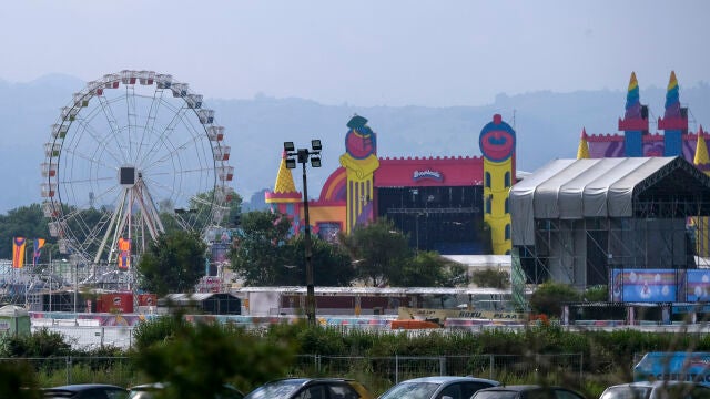 Un joven de 25 años ha fallecido esta madrugada tras ser golpeado en la cabeza con la noria instalada en el festival musical Boombastic
