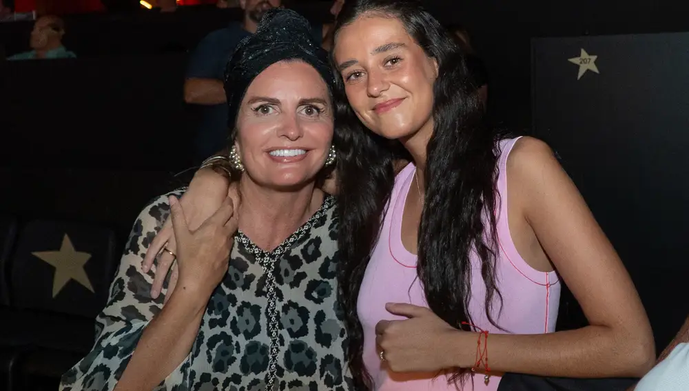 Victoria Federica disfrutando del concierto de Pablo López en el Starlite Festival.
