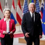 Ursula von der Leyen junto a Joe Biden en Bruselas, en una imagen de archivo