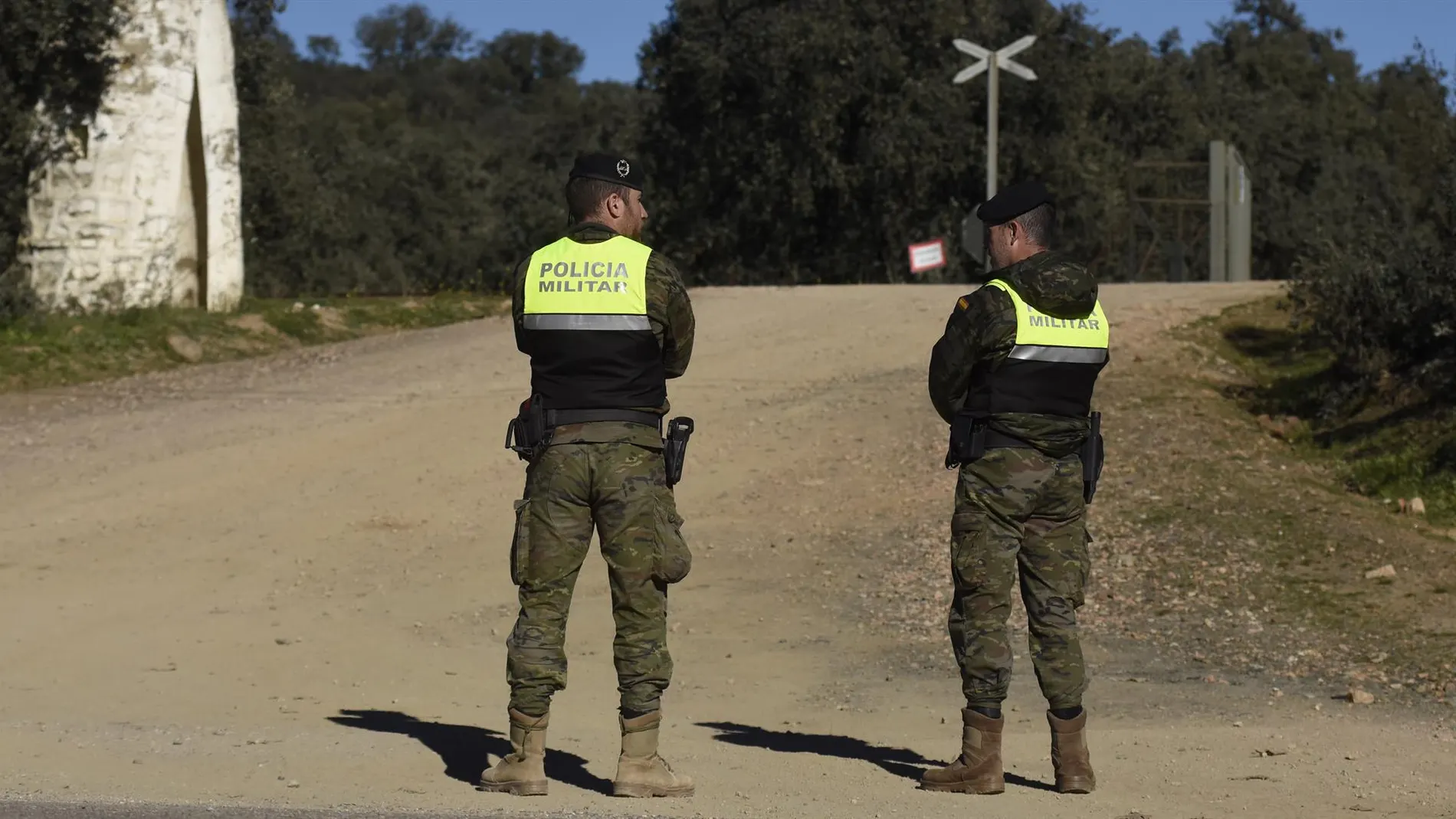 Dos militares en Cerro Muriano (Córdoba)