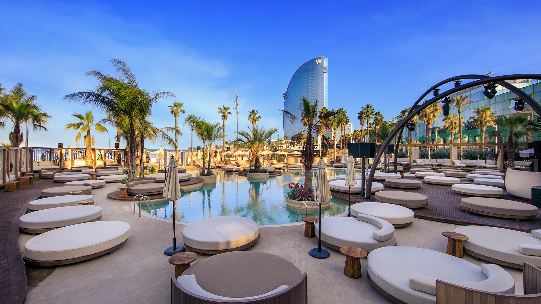 Zona exterior de Bastian Beach