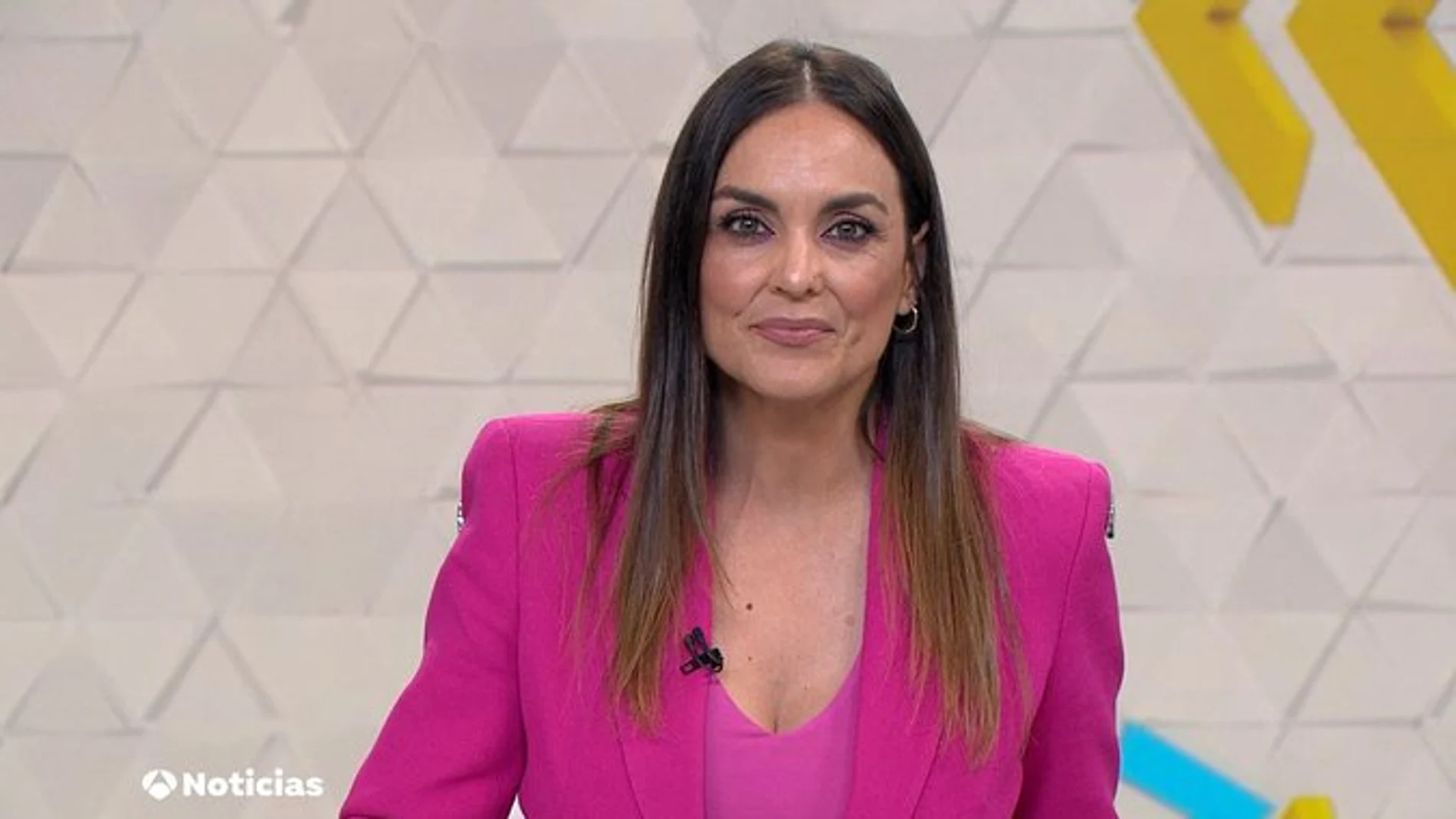 "Antena 3 Noticias", lo más visto de la televisión en un domingo histórico para Atreseries