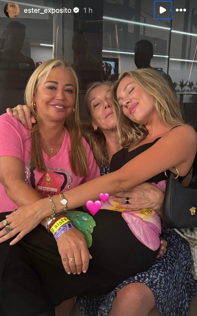 Belén Esteban y Ester Expósito