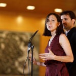 El ministro de la Presidencia, Félix Bolaños, y el de Cultura, Ernest Urtasun (2d), en una ronda de conversaciones con los grupos parlamentarios