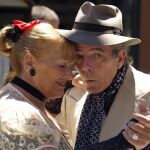 Ancianos bailando