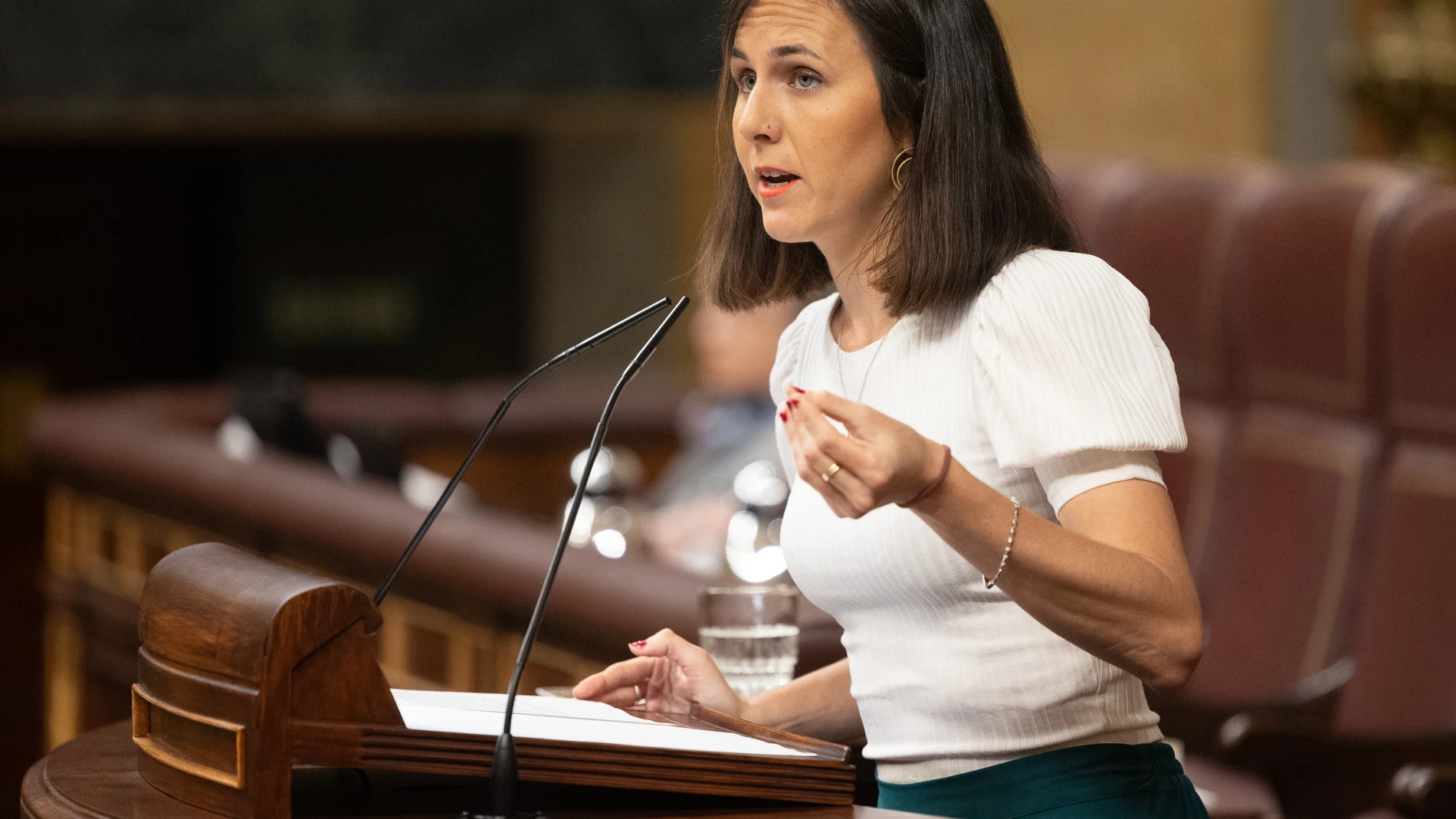 La secretaria de Podemos, Ione Belarra, interviene durante una sesión plenaria extraordinaria, en el Congreso de los Diputados, a 23 de julio de 2024, en Madrid (España). El Pleno del Congreso elige hoy, 23 de julio, a los diez nuevos vocales del Consejo General del Poder Judicial (CGPJ) que corresponden a la Cámara Baja --seis de origen judicial y cuatro juristas de reconocido prestigio– designados por votación en urna y aprueba la reforma judicial pactada también por el PSOE y el PP en el m...