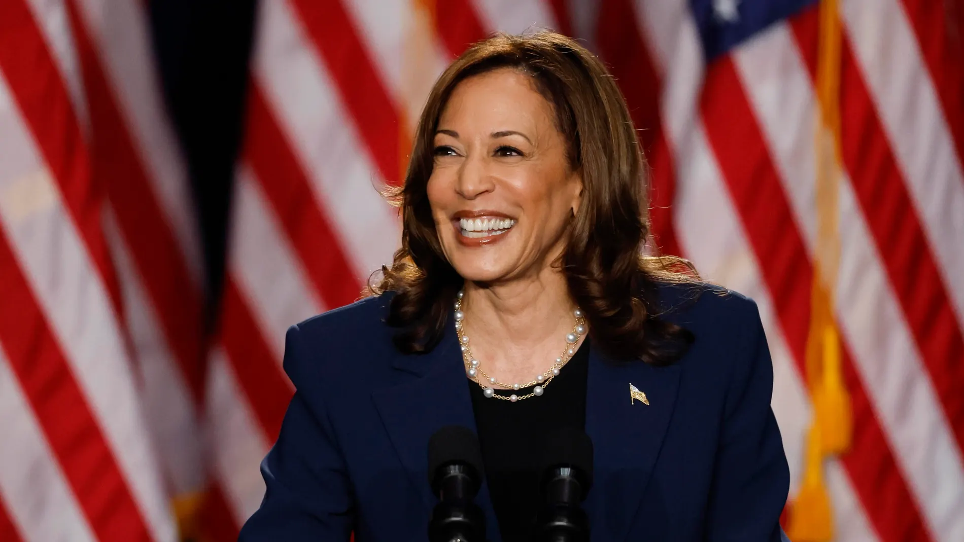 West Allis (United States), 23/07/2024.- US Vice President Kamala Harris speaks during a campaign event at West Allis, Wisconsin, USA, USA, 23 July 2024. US President Biden announced on Sunday 21 July 2024 that he would no longer seek re-election and endorsed Vice President Harris to be the Democratic presidential nominee for the US elections in November 2024. (Elecciones) EFE/EPA/JEFFREY PHELPS