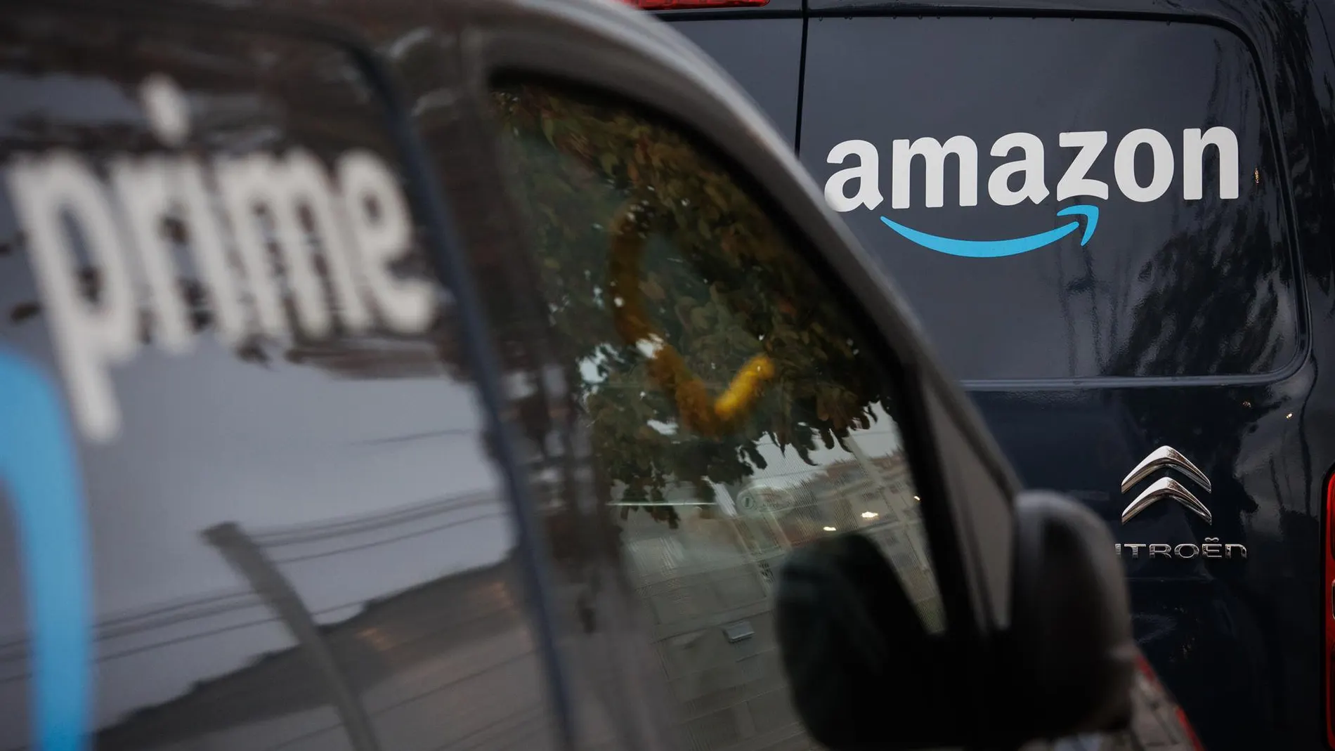 El Ayuntamiento de Barcelona estudia recurrir la sentencia del TSJC que anula la 'tasa Amazon'