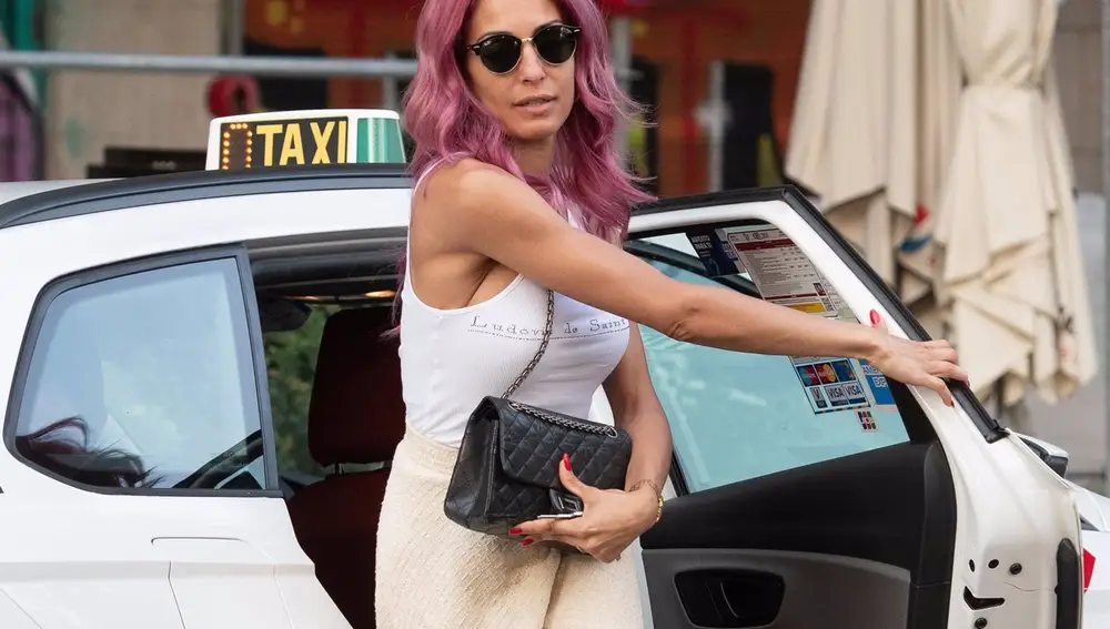 Hiba Abouk se va de cita madre e hijo tras la confirmación de su relación con Escassi