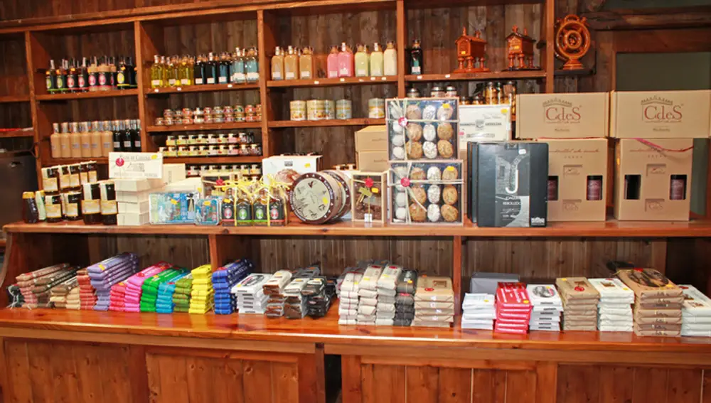Tienda ubicada en el complejo.