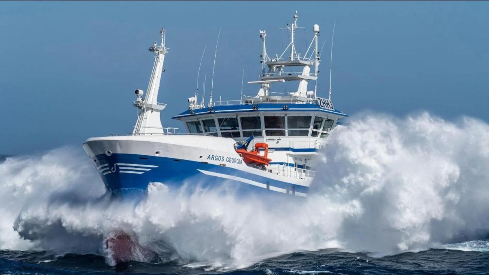 ¿Cómo era el Argos Georgia? El barco naufragado en las Islas Malvinas con diez españoles a bordo